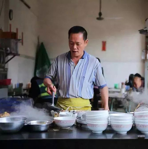 餐饮开店容易经营难